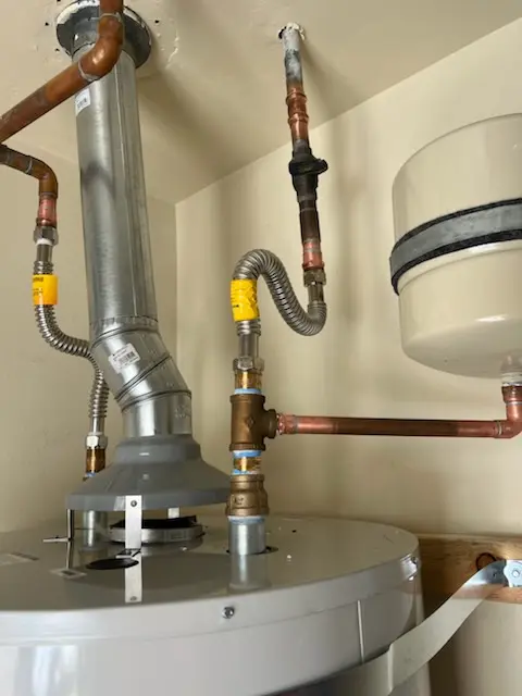 Water heater installation and plumbing repair in North Woodridge